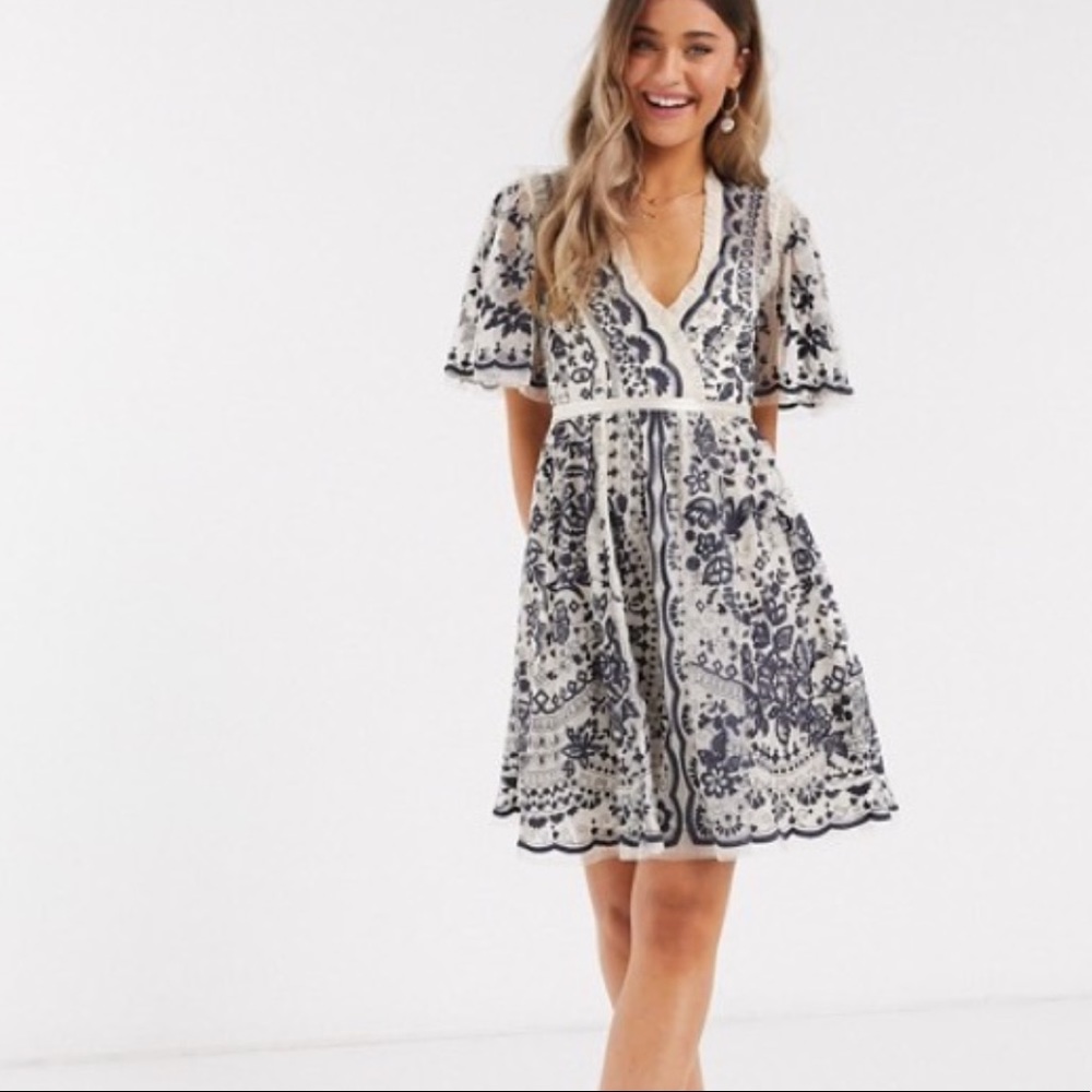 Needle and thread dress, NEW WITH TAGS